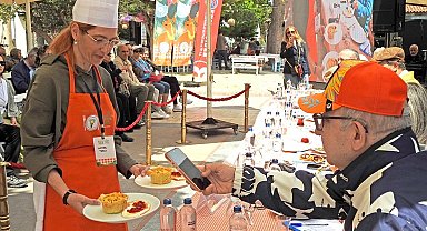 Alaçatı'da Gastronomi Şöleni: En güzel ot yemeği belli oldu