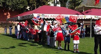 Alanya'da 23 Nisan Çocuk Bayramı coşkuyla kutlandı