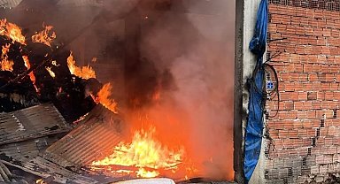 Alev alev yanan samanlık kullanılamaz hale geldi