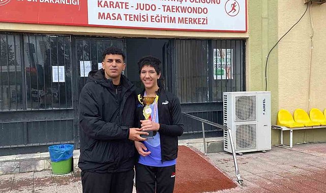 Aliağa'nın özel sporcularından çifte şampiyonluk