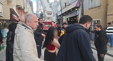 Alkolün etkisindeki kadın polise zor anlar yaşattı