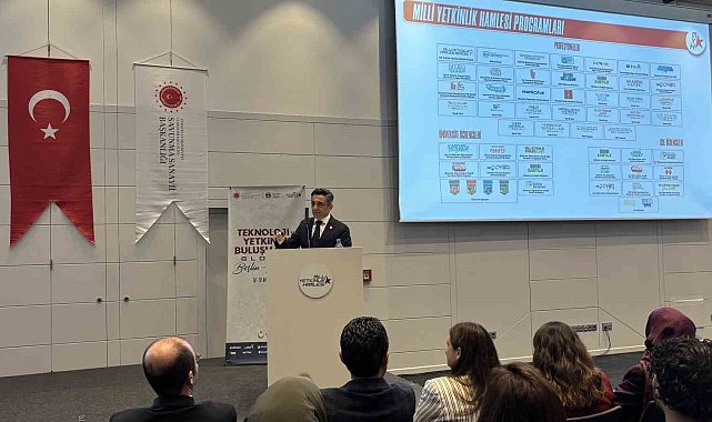 Almanya'da Türk öğrenciler ile Türkiye'nin savunma devleri buluştu