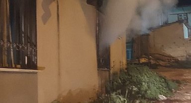 Alrınözü'de ev yangını