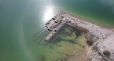 Altınapa Barajı'nda su seviyesi arttı, tarihi hanın bir kısmı yeniden sular altında kaldı