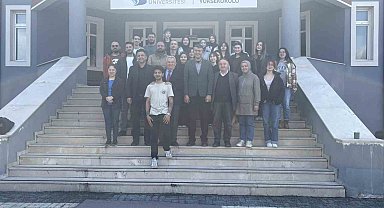 Altundal mezun olduğu okulda derse katıldı