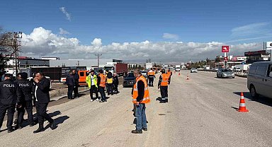 Ankara'da özel halk otobüsü köprü direğine çarptı: 5 ölü, 15 yaralı
