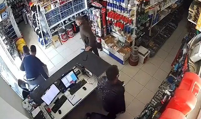 Antalya'da depremi fark edince sokağa fırladılar