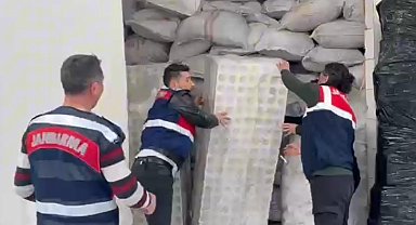 Antalya'da kaçak kozmetik üretimi yapılan depoya baskın: 65 milyon liralık sahte ürün ele geçirildi