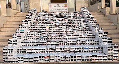 Antalya'da piyasa değeri 20 milyon olan 20 bin kaçak gözlük ele geçirildi