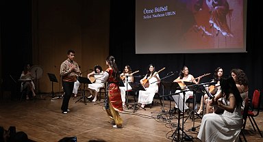 Antalya'da "Kadın Kadına Türküler" geceye damga vurdu
