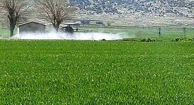 Araban'da sarı pas hastalığını önlemek amaçlı ilaçlı mücadele başlatıldı