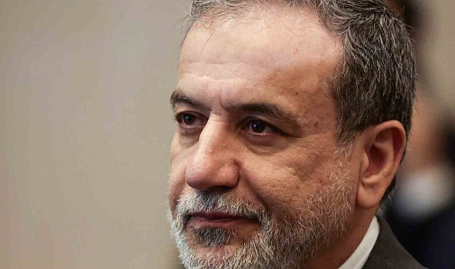 Arakçi: " ABD Başkanı zamanı geriye çevirmek mi istiyor?"