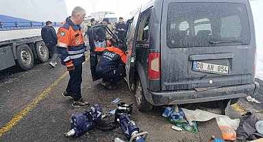 Artvin'de sis ve hatalı sollama kazaya neden oldu: 2 yaralı