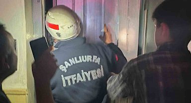 Asansörde mahsur kalan 3 çocuk kurtarıldı