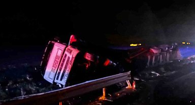 Aşkale'de zincirleme kaza: 4 jandarma personeli yaralandı