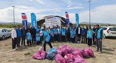 Avrasya Federasyonu'ndan Kale Salkımlı'da kıyı temizliği