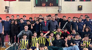 Aydın Lisesi futsal takımı il finaline yükseldi