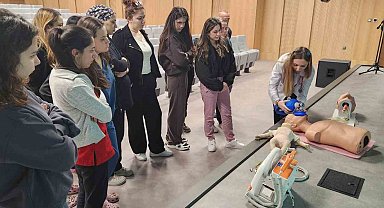 Aydın Şehir Hastanesi'nde çocuk acil ekiplerine kritik eğitim