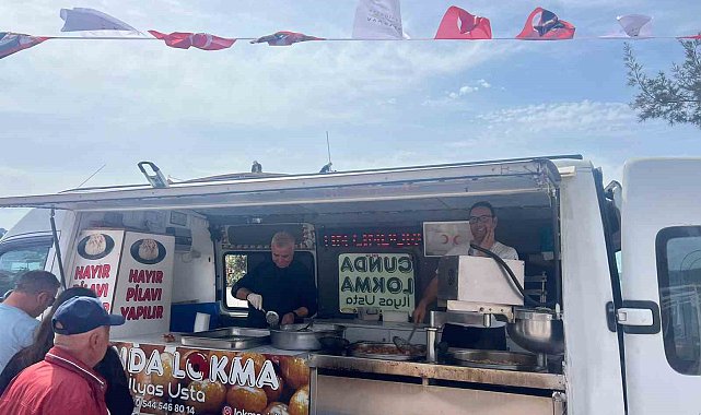 Ayvalık Hüsamettin Cindoruk'u unutmadı