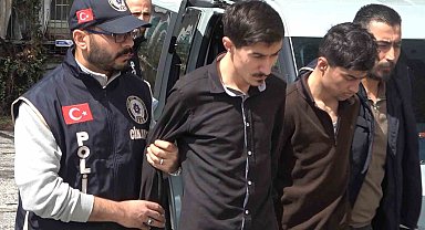 Babalarını katleden iki kardeş tutuklandı