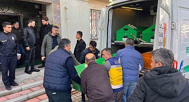 Babasını öldüren genç: "Üzerine atlayarak elimde bulunan bıçakla boğazını kestim"
