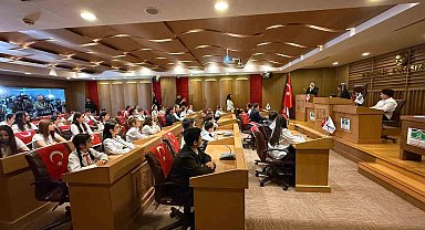 Bahçelievler'de 23 Nisan'a özel Çocuk Meclisi oturumu: "Atamızın izindeyiz"