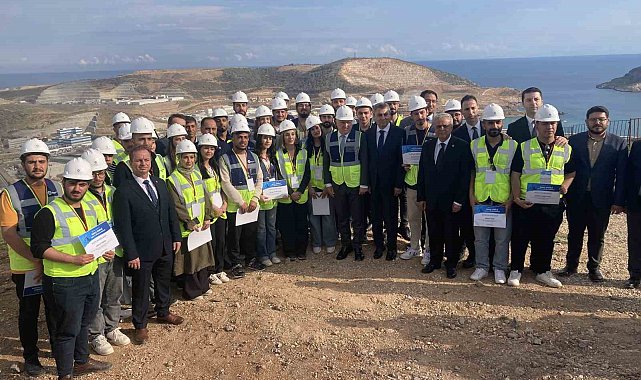 Bakan Bak Akkuyu NGS'de konuştu: "Büyüyen, gelişen, güçlü bir Türkiye var"