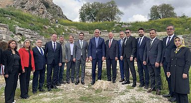 Bakan Ersoy, Kastabala Antik Kenti'nde incelemelerde bulundu