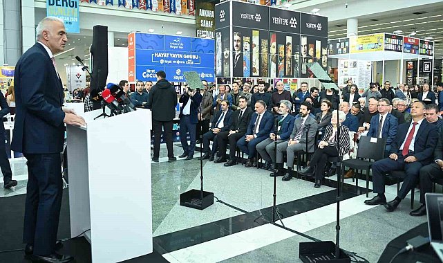 Bakan Ersoy: "Bin 300 halk kütüphanesiyle 800 bin metrekareye ulaşarak rekor kırdık"