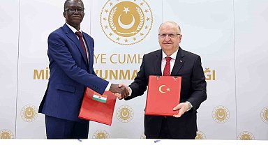 Bakan Güler, Nijer Savunma Bakanı Mody'i askeri törenle karşıladı