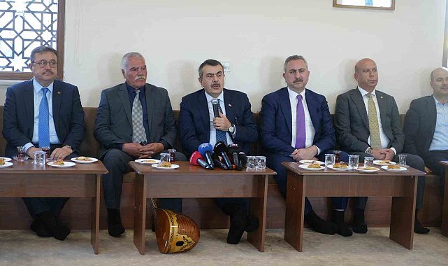 Bakan Tekin: "Müfredatımızın içerisine çocuklarımızın dini inançlarını öğrenebilecekleri yeni dersler ekledik"