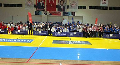 Balıkesir'de Çocuk Sporları Şenliği ödül töreni ile tamamlandı