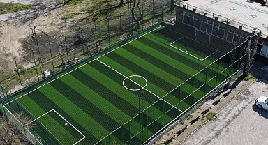 Balıkesir'de mahalleler yeni halı sahalara kavuştu