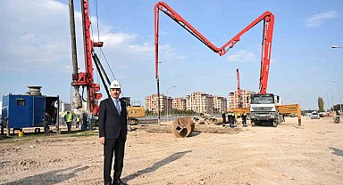 Başkan Altay: "Otogar kavşağında kara yolunu ve raylı sistemi üste alacak bir köprülü kavşak çalışması yürütüyoruz"