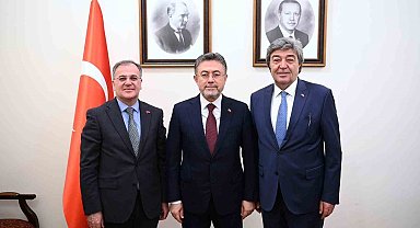Başkan Özdoğan Ankara'da: "Hacılar için durmadan çalışıyoruz"