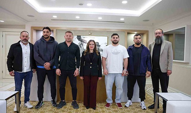 Başkan Vekili Özdemir başpehlivanları ağırladı: "Altın kemeri Antalya'ya getireceğinize inanıyorum"
