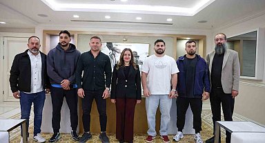 Başkan Vekili Özdemir başpehlivanları ağırladı: "Altın kemeri Antalya'ya getireceğinize inanıyorum"
