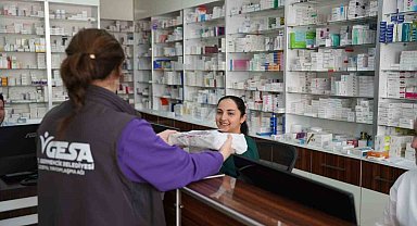 Başkan Zencirci, eczane teknisyenlerini unutmadı