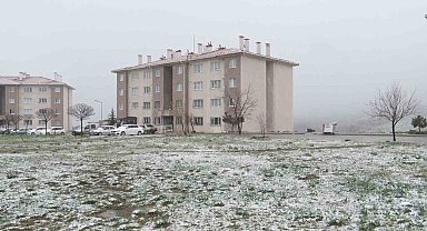 Başkentte kar ve karla karışık yağmur etkili oldu