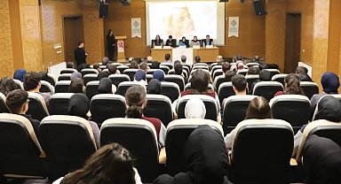 Bayburt'ta öğrenciler Sait Faik Abasıyanık'ı panelde anlattı