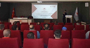 Bayburt'ta tarım personeline numune alma teknikleri anlatıldı