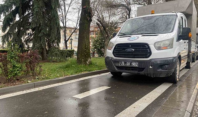 Belediye kendi yaptığı bisiklet yolunu kapattı
