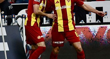 Benes 5. golünü attı