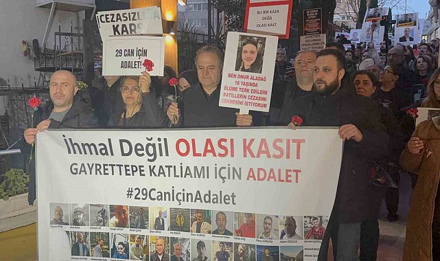 Beşiktaş'taki gece kulübü yangınında hayatını kaybeden 29 kişi anıldı
