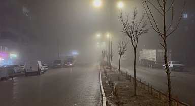 Besni'de sağanak ve sis etkili oldu