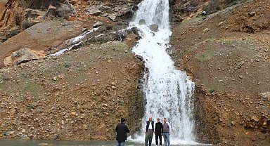 Beyaz Su Şelalesi ilgi odağı oldu