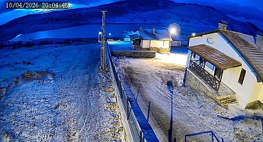 Beypazarı'nın yüksek kesimlerine kar yağışı devam ediyor