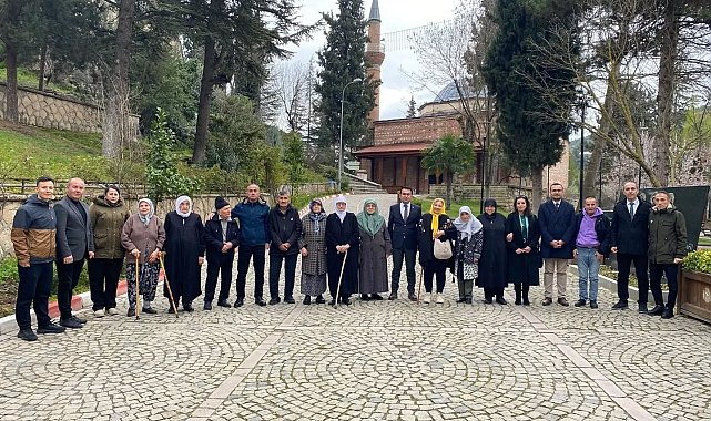 Bilecik huzurevi sakinleri Şeyh Edebali Türbesini ziyaret etti