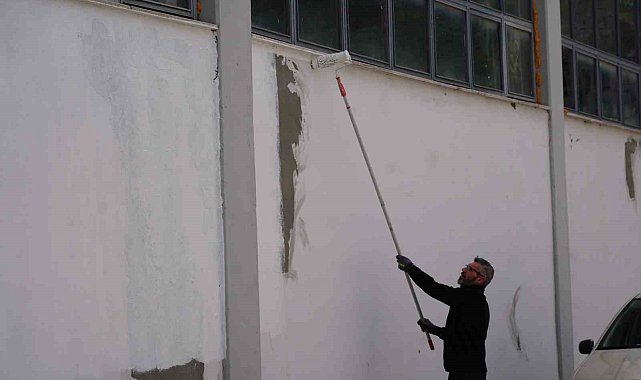 Bilecik'te kapalı pazar alanında bakım ve yenileme çalışması