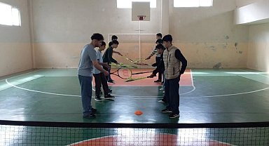 Bilecik'te kort tenisi kursu başladı